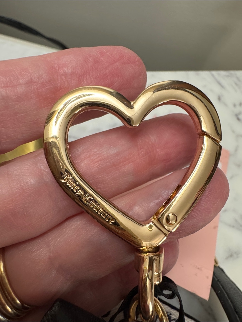 Juicy Couture Black & White Logo Tab Card Case with Gold Heart Charm - Picture 7 of 7